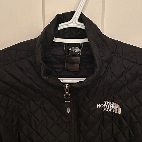 The North Face Black Quilted Jacket, size S - Picture 3 of 13